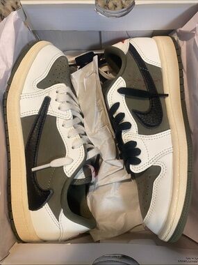 Travis Scott x Air Jordan 1 Retro Low OG SP Olive/Black/Sail/Muslin